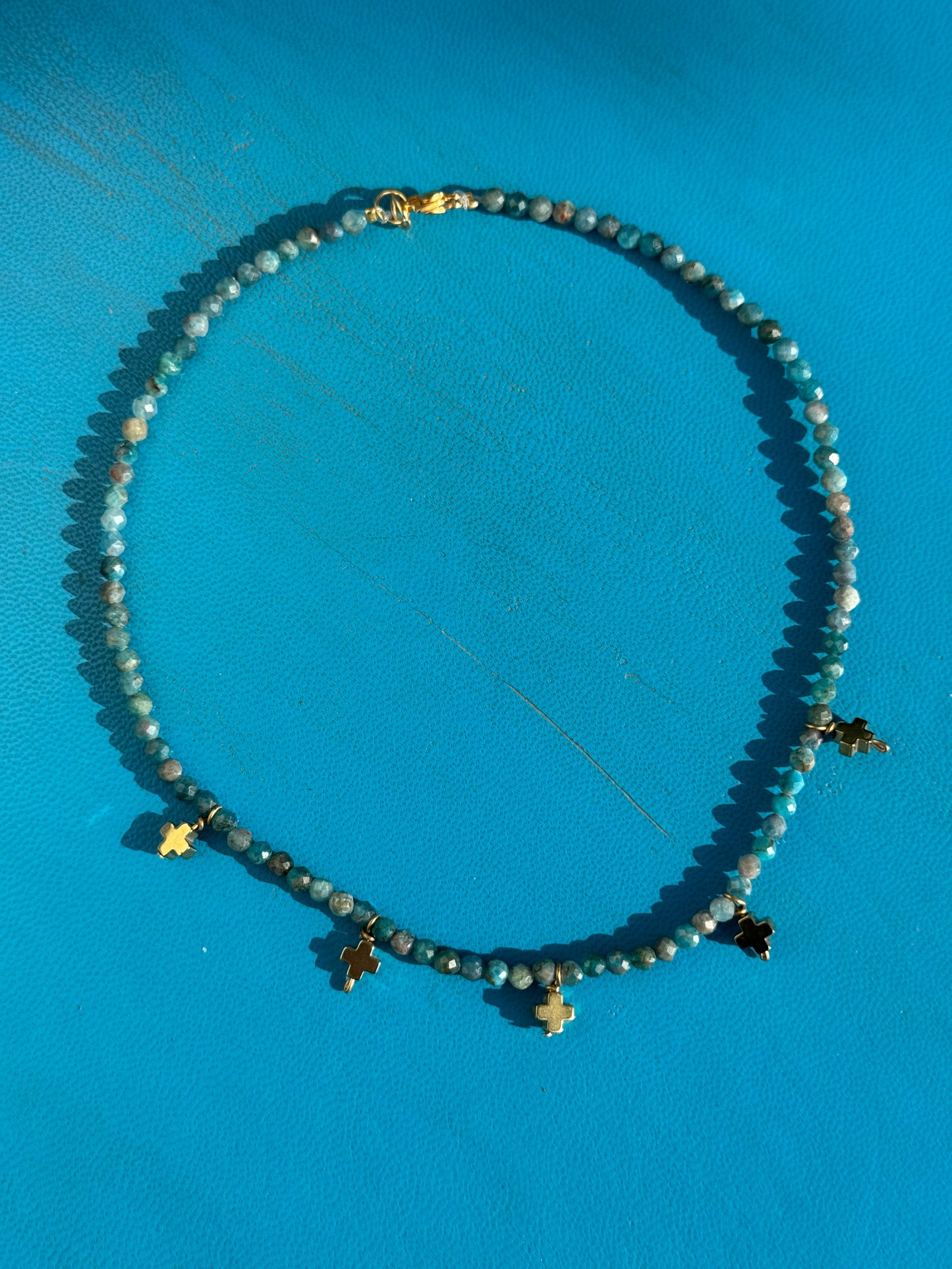 Choker apatite