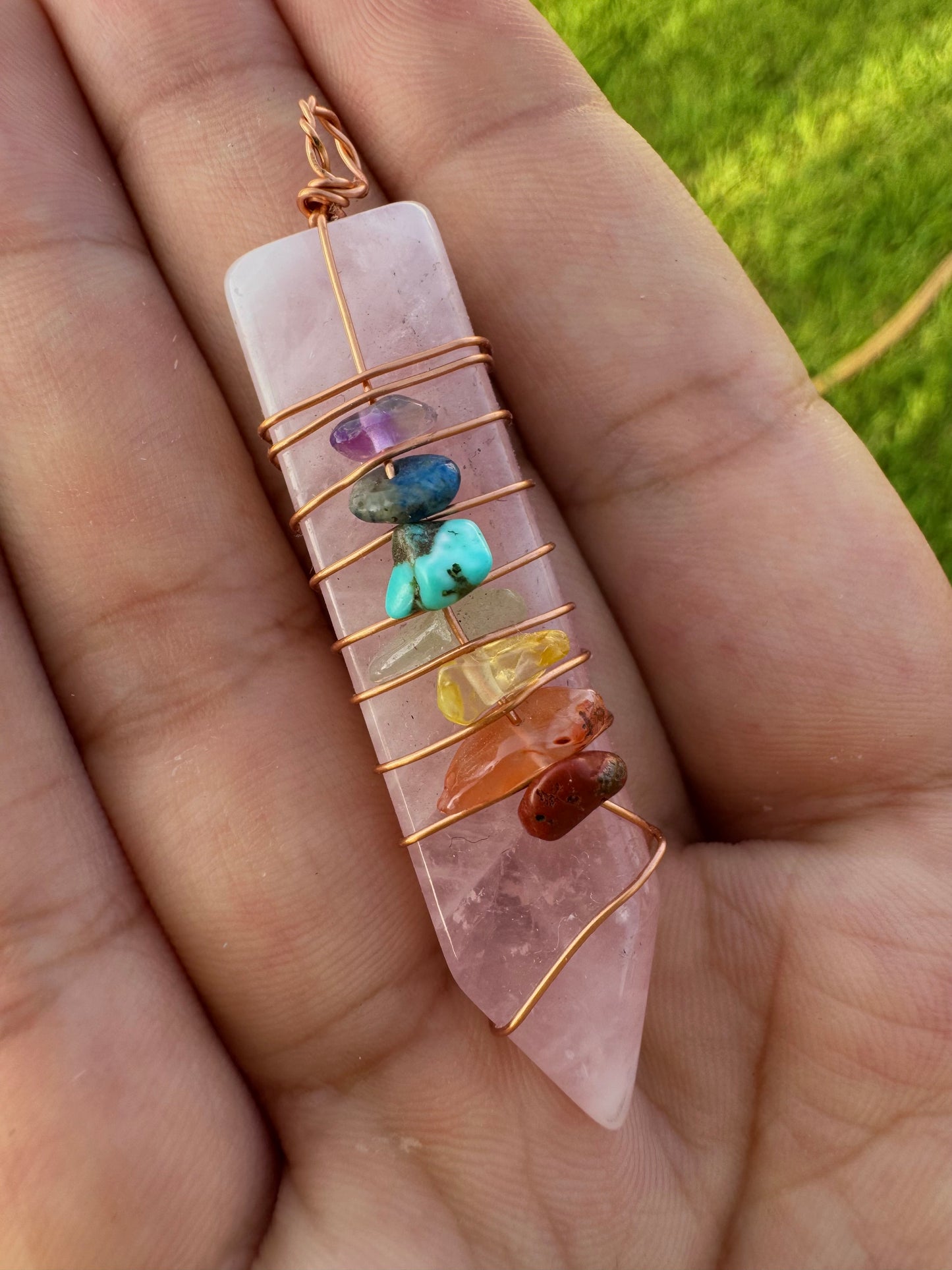 Pendentif quartz rose 7 chakras